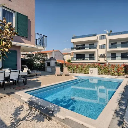 Onnela - Garden&pool Trogir